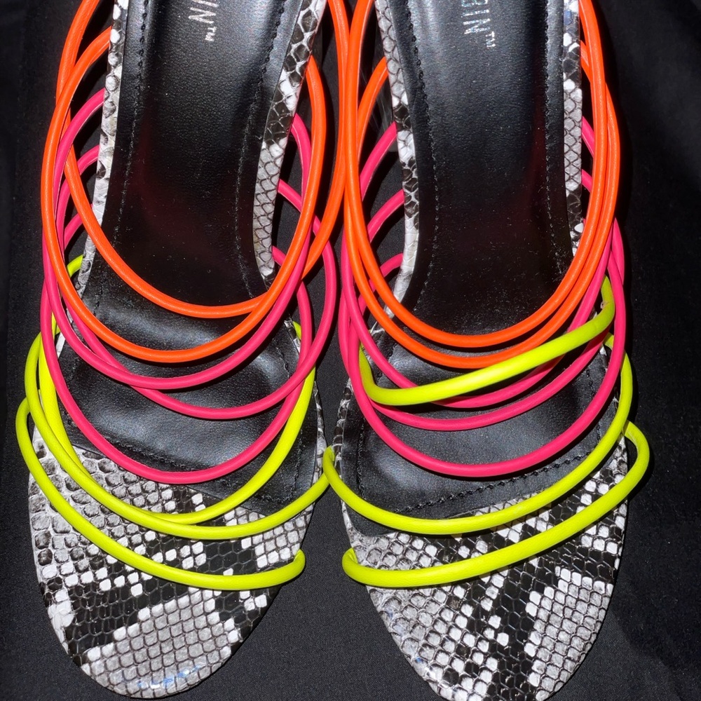High heel shoe